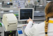 Вступил в силу закон о переходе на онлайн-кассы